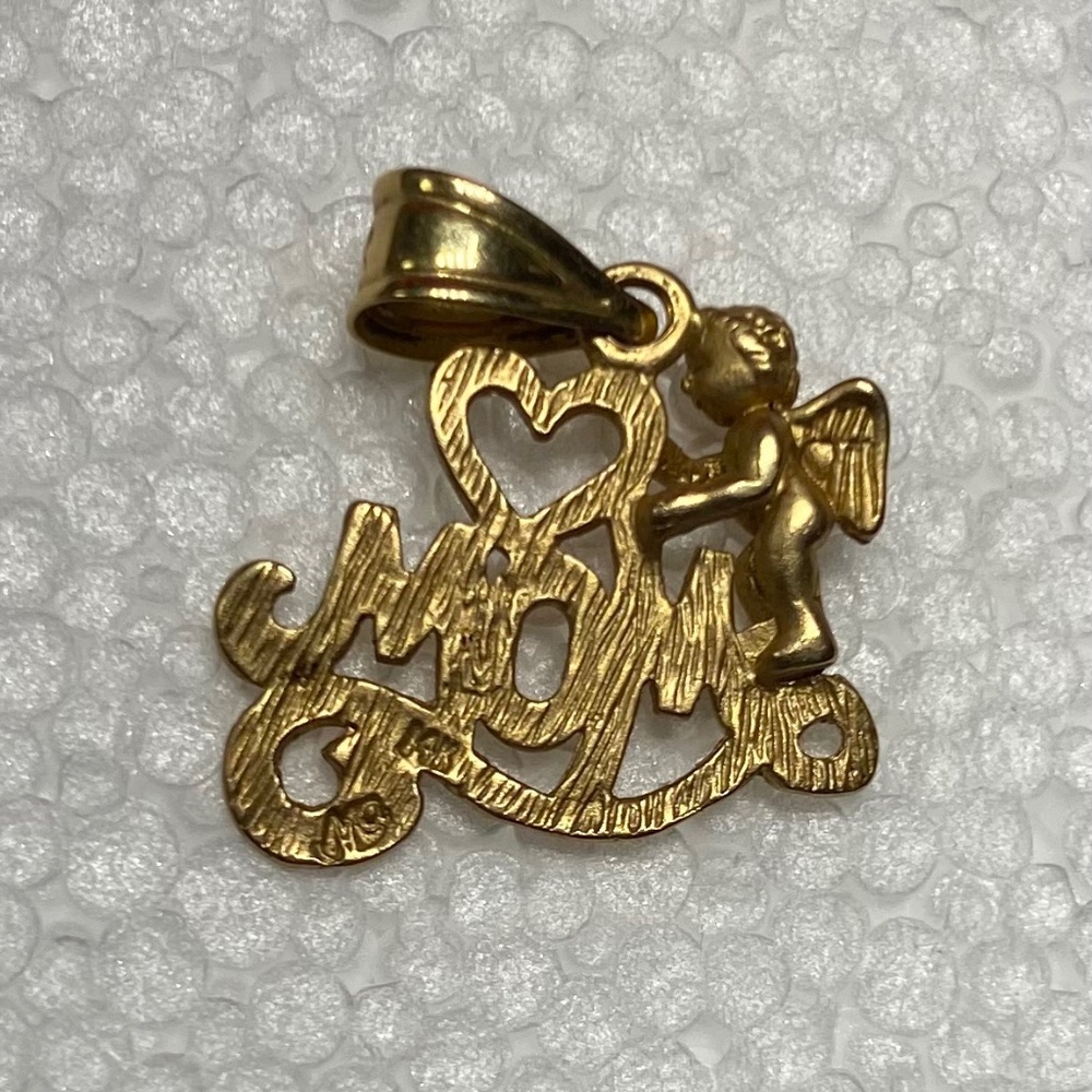 Mom pendant 14K gold